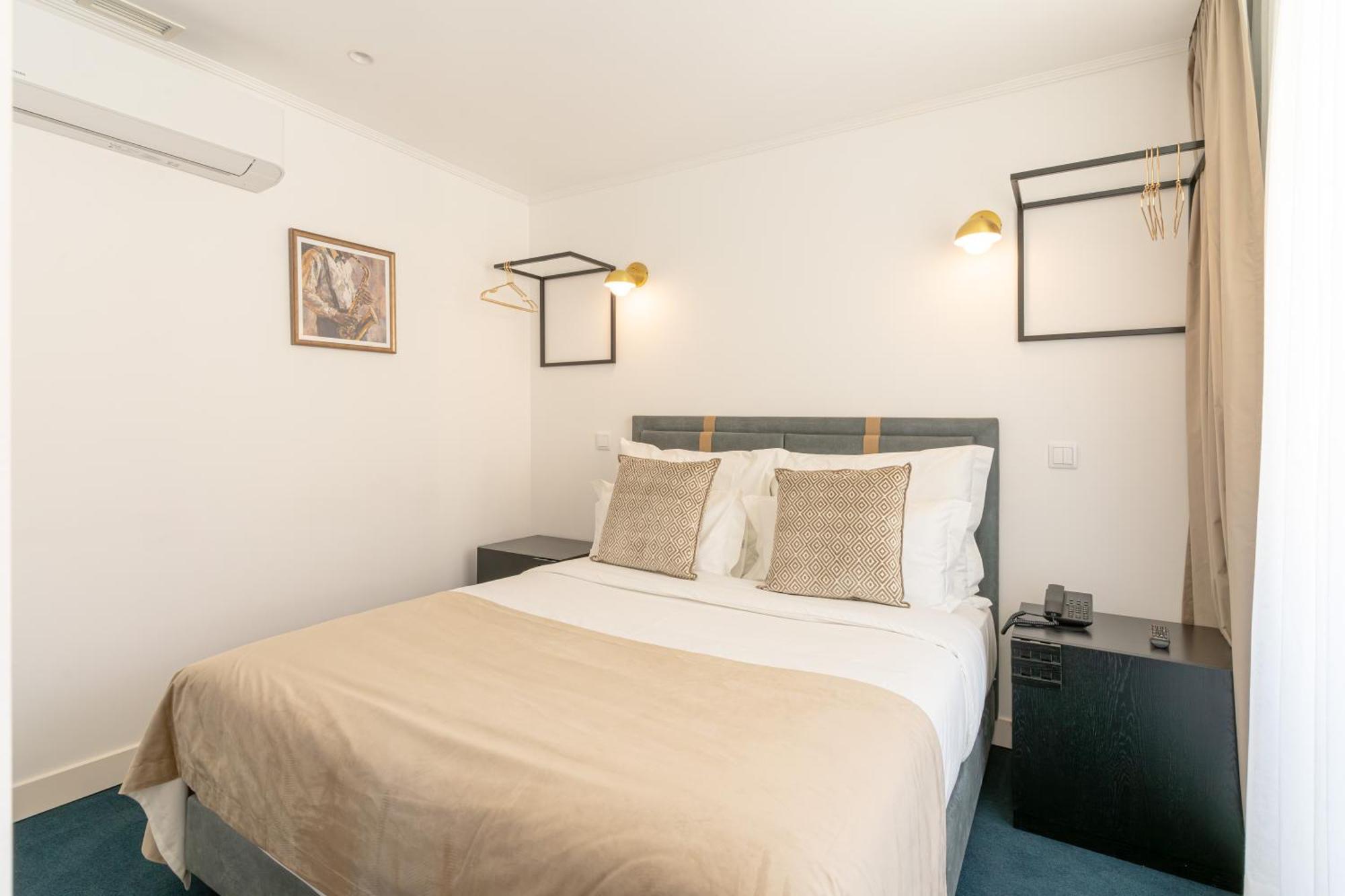 Suite,1579060400:JPEG